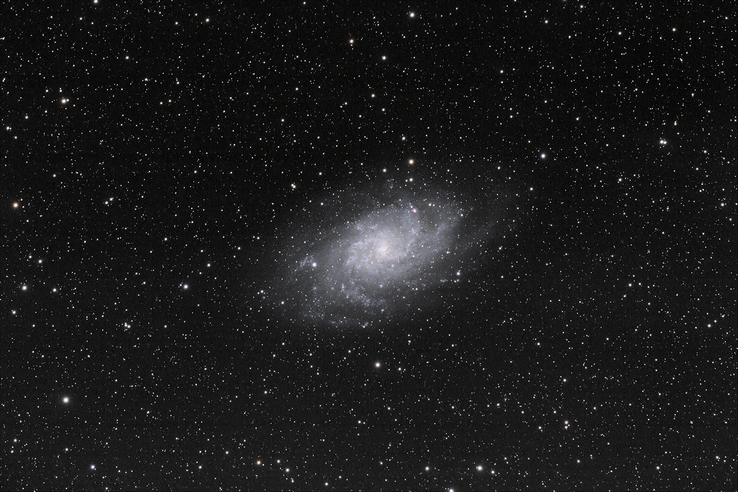 M33 Triangulum Galaxy<br>
					2017/11/18<br>
					Lijiang, Yunnan, China<br>
					IRmod Canon60D<br>
					300s x19 ISO 3200<br>
					Borg 71FL multiflattener1.08x DG<br>
					Kenko Skymemo-RS<br>
					QHY5L-IIM Kowa LM75JC PHDguiding<br>
					uncropped